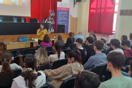 Târgul de carte de la Liceul „Gheorghe Lazăr”